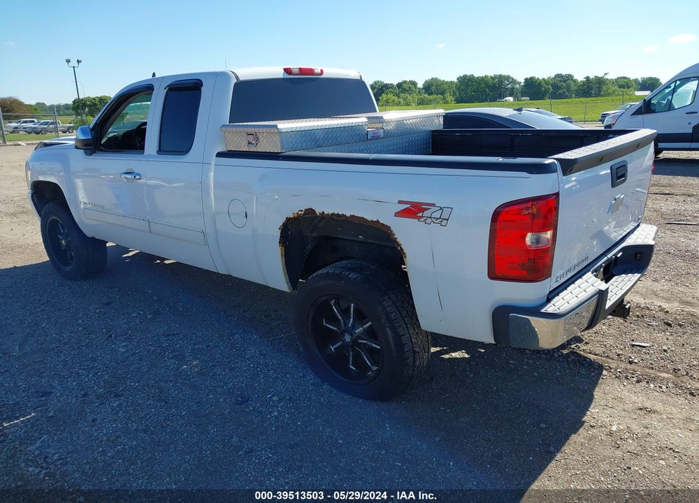 2008 CHEVROLET SILVERADO 1500 LT1 VIN: 2GCEK19J681308159