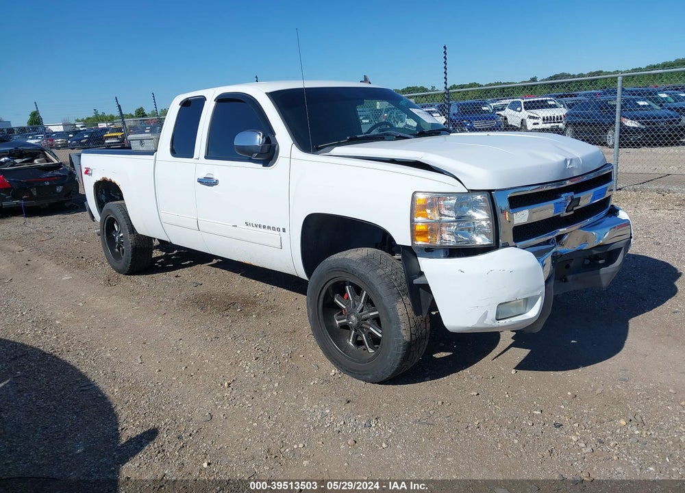 2008 CHEVROLET SILVERADO 1500 LT1 VIN: 2GCEK19J681308159