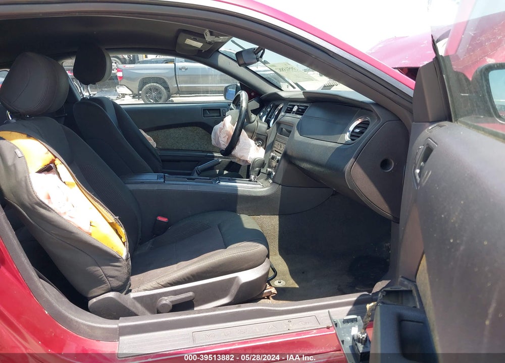 2014 FORD MUSTANG V6 VIN: 1ZVBP8AM4E5251079