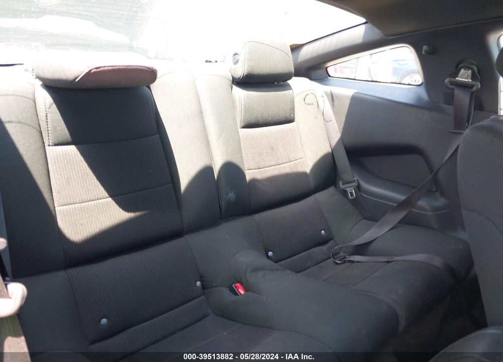 2014 FORD MUSTANG V6 VIN: 1ZVBP8AM4E5251079