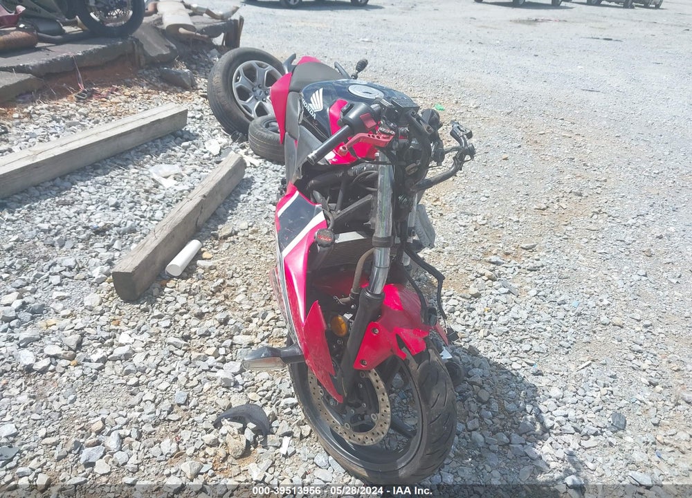 2019 HONDA CBR300 R VIN: MLHNC510XK5500193