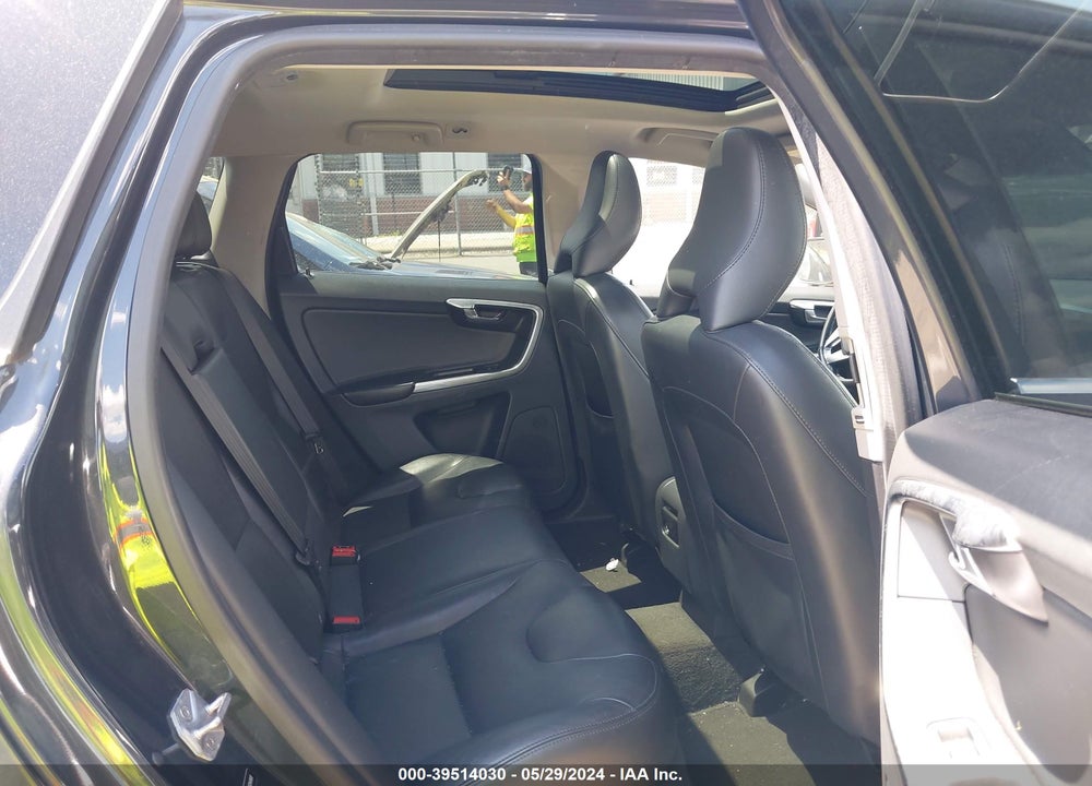 2016 VOLVO XC60 T5 DRIVE-E PREMIER VIN: YV440MDK9G2849897