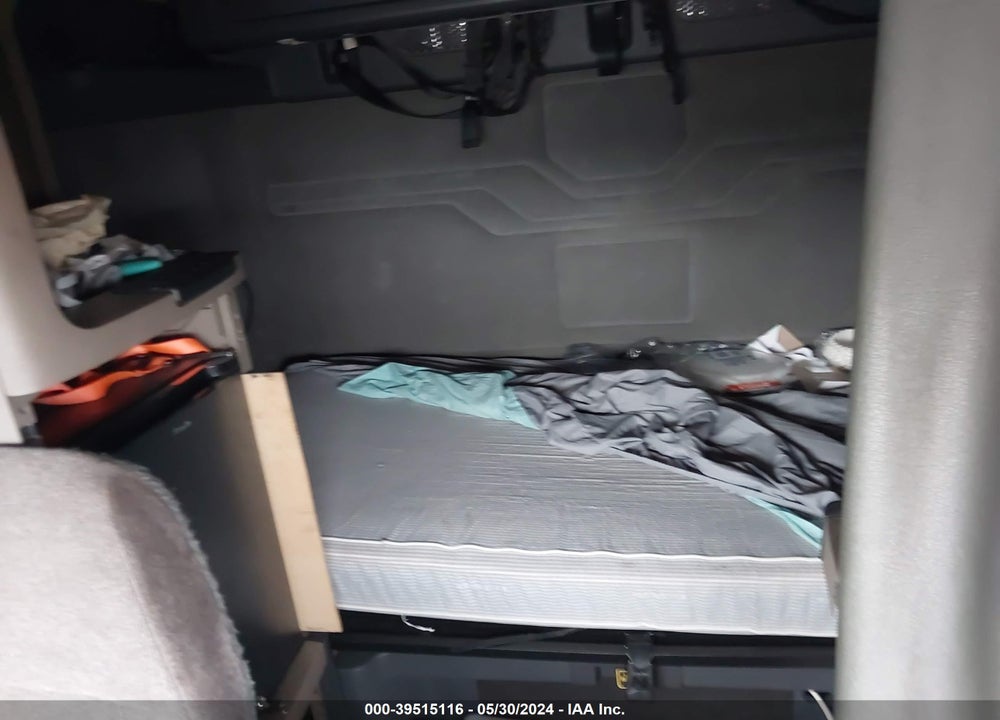 2018 FREIGHTLINER CASCADIA 125 VIN: 1FUJGLDR6JLJK4972