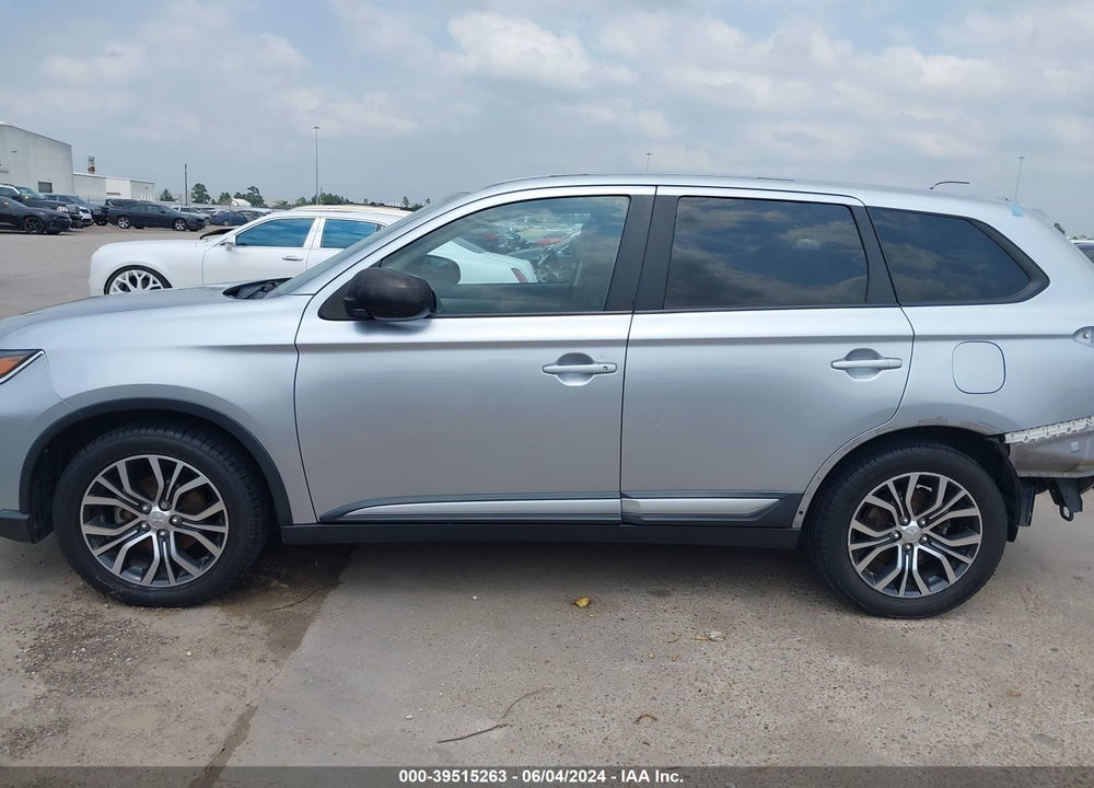 2016 MITSUBISHI OUTLANDER ES VIN: JA4AD2A39GZ016758
