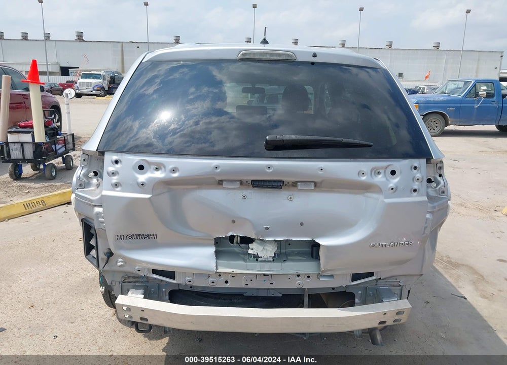 2016 MITSUBISHI OUTLANDER ES VIN: JA4AD2A39GZ016758