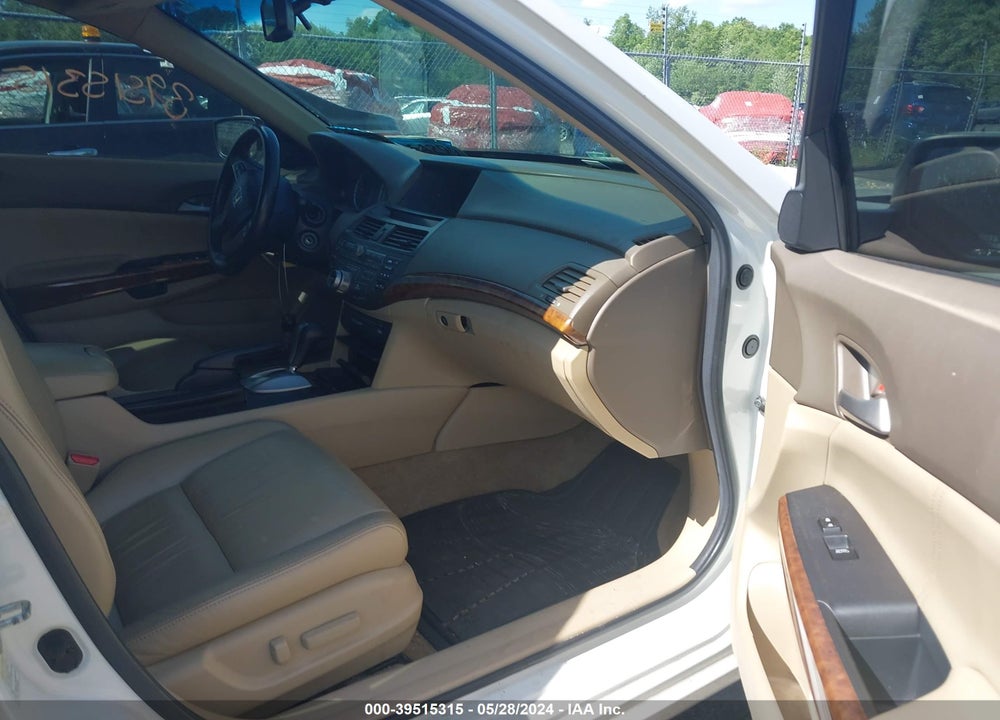2010 HONDA ACCORD VIN: 1HGCP3F84AA003147