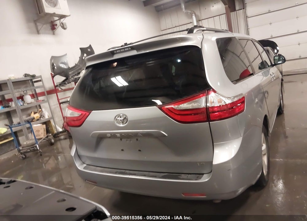 2017 TOYOTA SIENNA LE 8 PASSENGER VIN: 5TDKZ3DC4HS769744