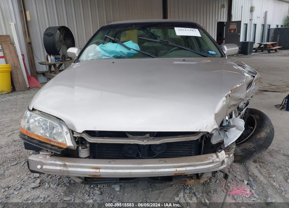 1998 HONDA ACCORD LX VIN: 1HGCG5645WA139027