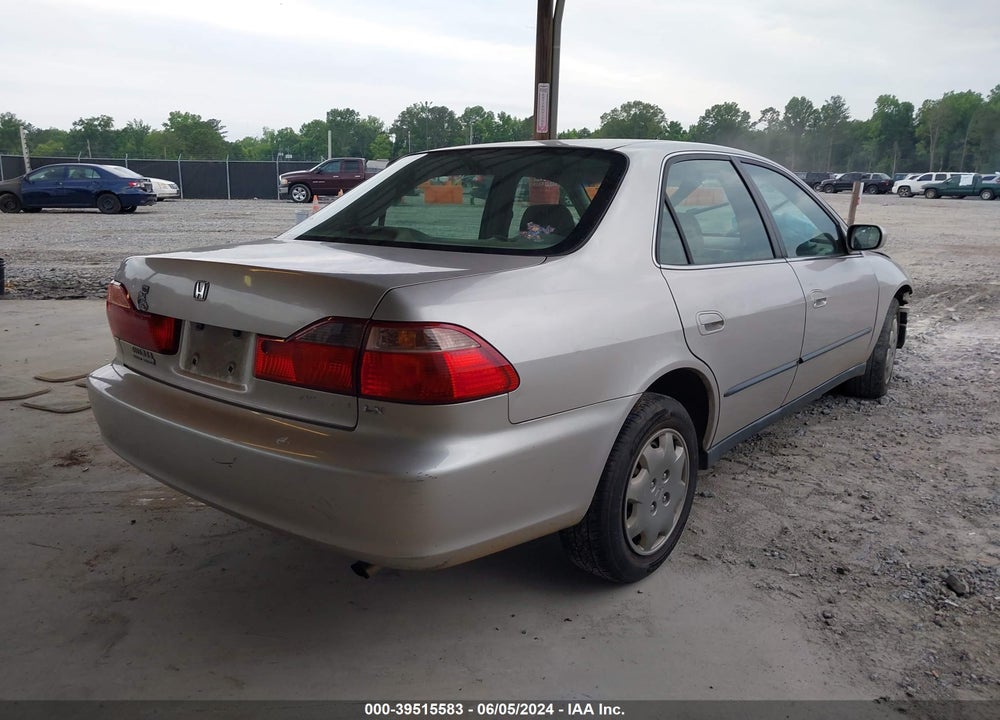 1998 HONDA ACCORD LX VIN: 1HGCG5645WA139027