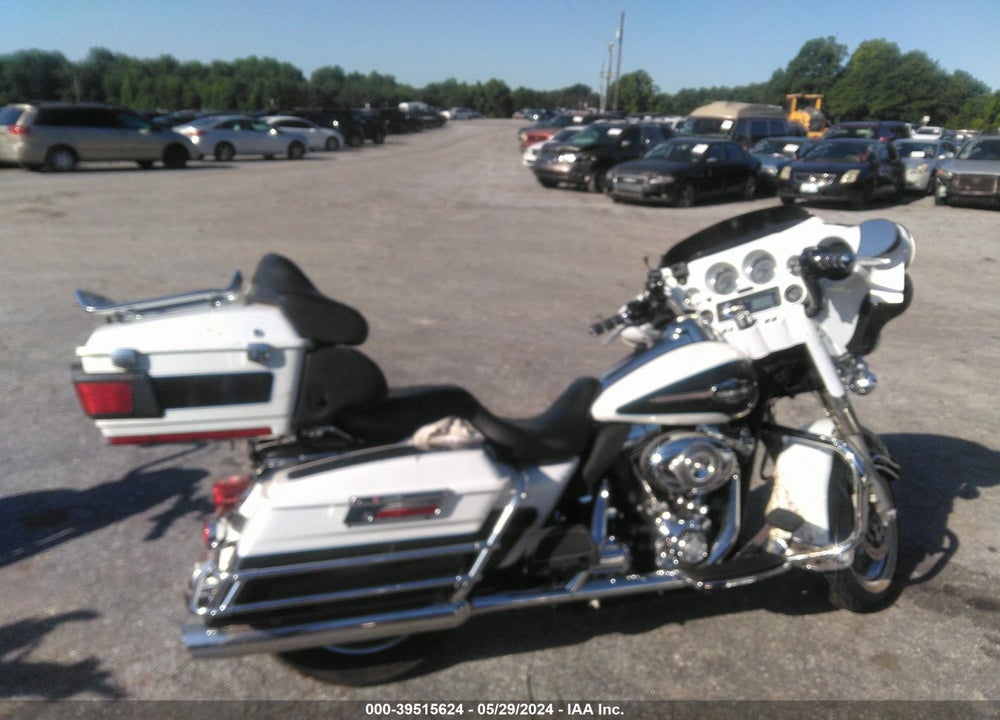 2008 HARLEY-DAVIDSON FLHTCUI VIN: 1HD1FC4118Y646537