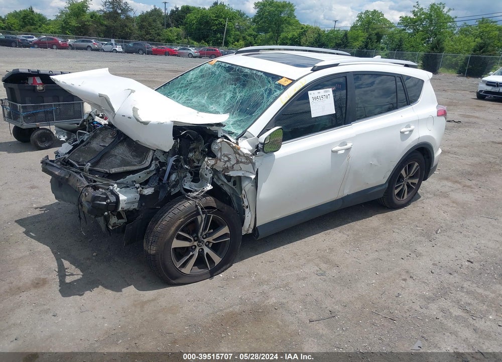 2016 TOYOTA RAV4 XLE VIN: 2T3WFREV4GW235301