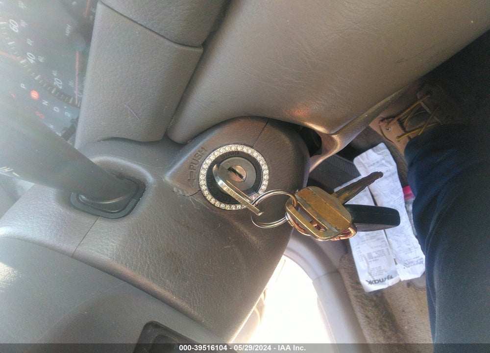 2003 TOYOTA CAMRY LE VIN: 4T1BE32K93U194210