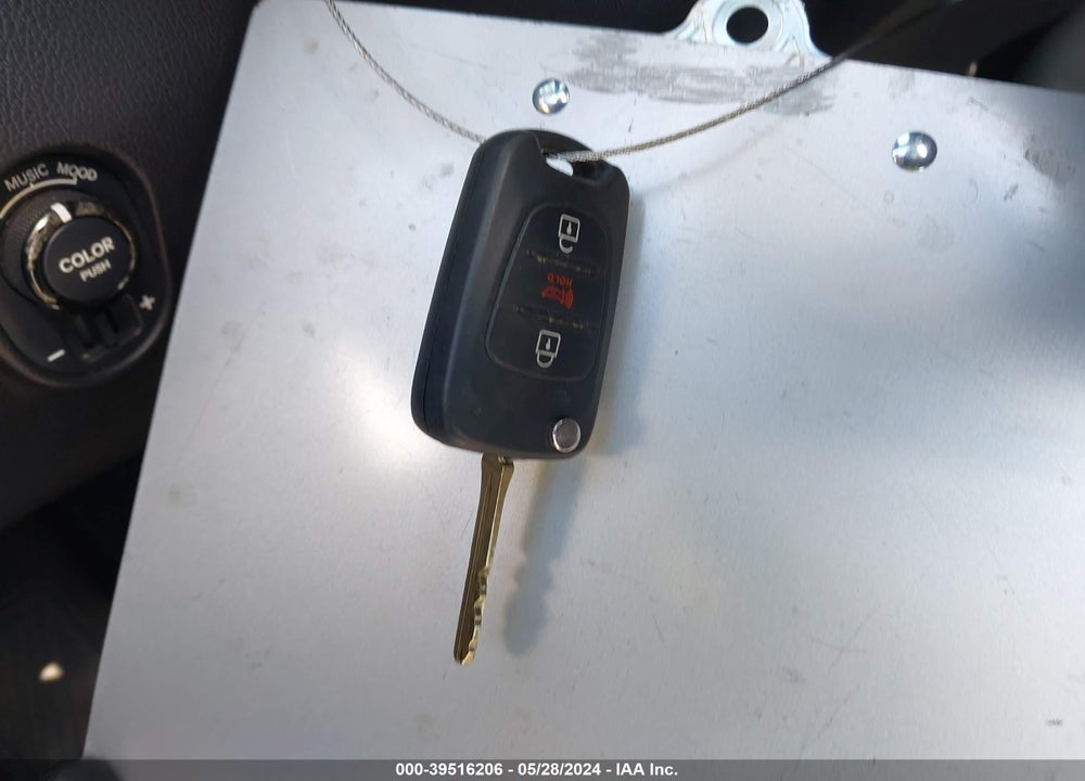 2011 KIA SOUL VIN: KNDJT2A23B7218595
