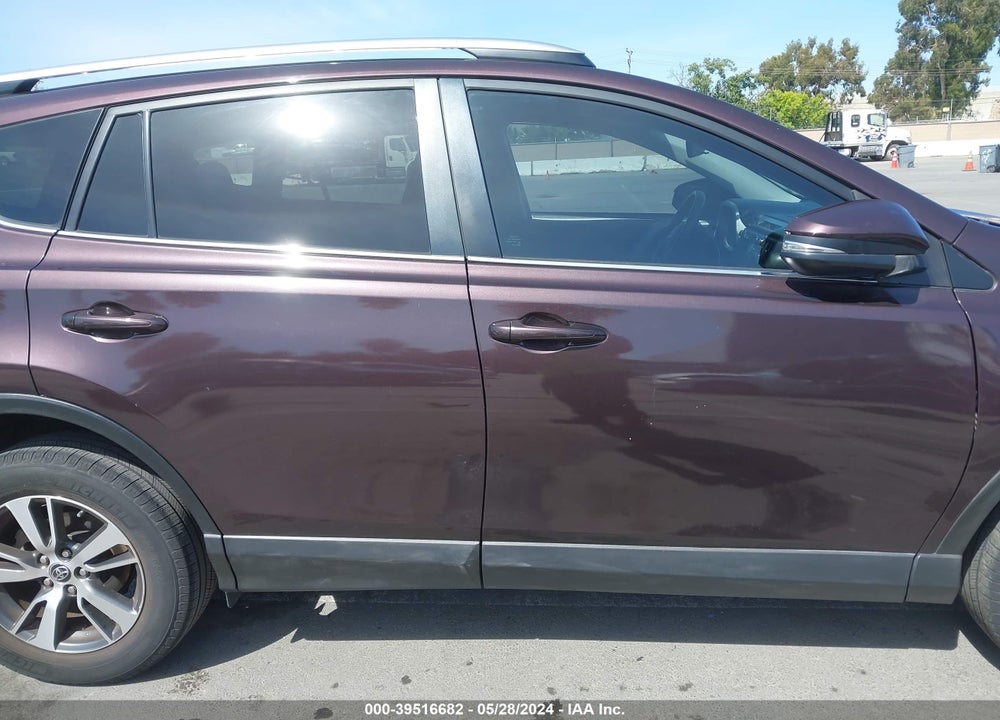 2016 TOYOTA RAV4 XLE VIN: 2T3WFREV1GW271026