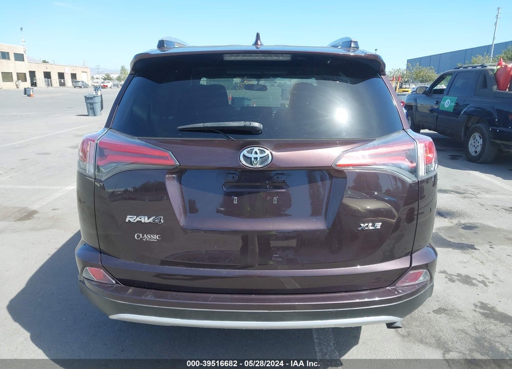 2016 TOYOTA RAV4 XLE VIN: 2T3WFREV1GW271026