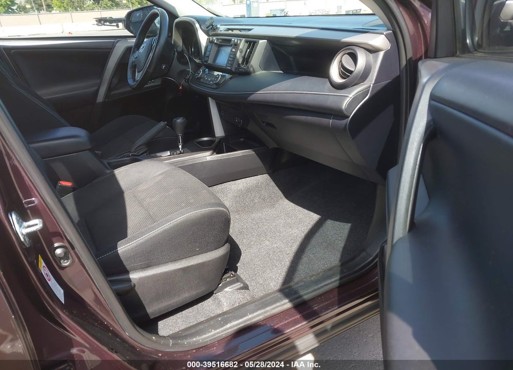 2016 TOYOTA RAV4 XLE VIN: 2T3WFREV1GW271026