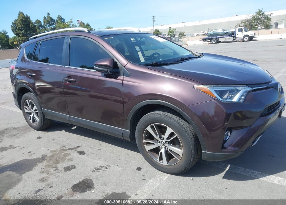2016 TOYOTA RAV4 XLE VIN: 2T3WFREV1GW271026