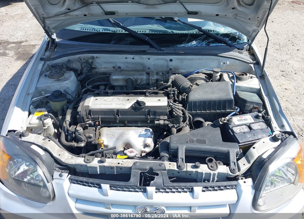 2005 HYUNDAI ACCENT GLS/GT VIN: KMHCG35C25U328075