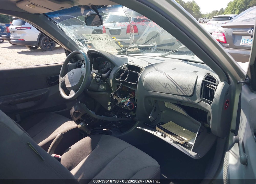 2005 HYUNDAI ACCENT GLS/GT VIN: KMHCG35C25U328075