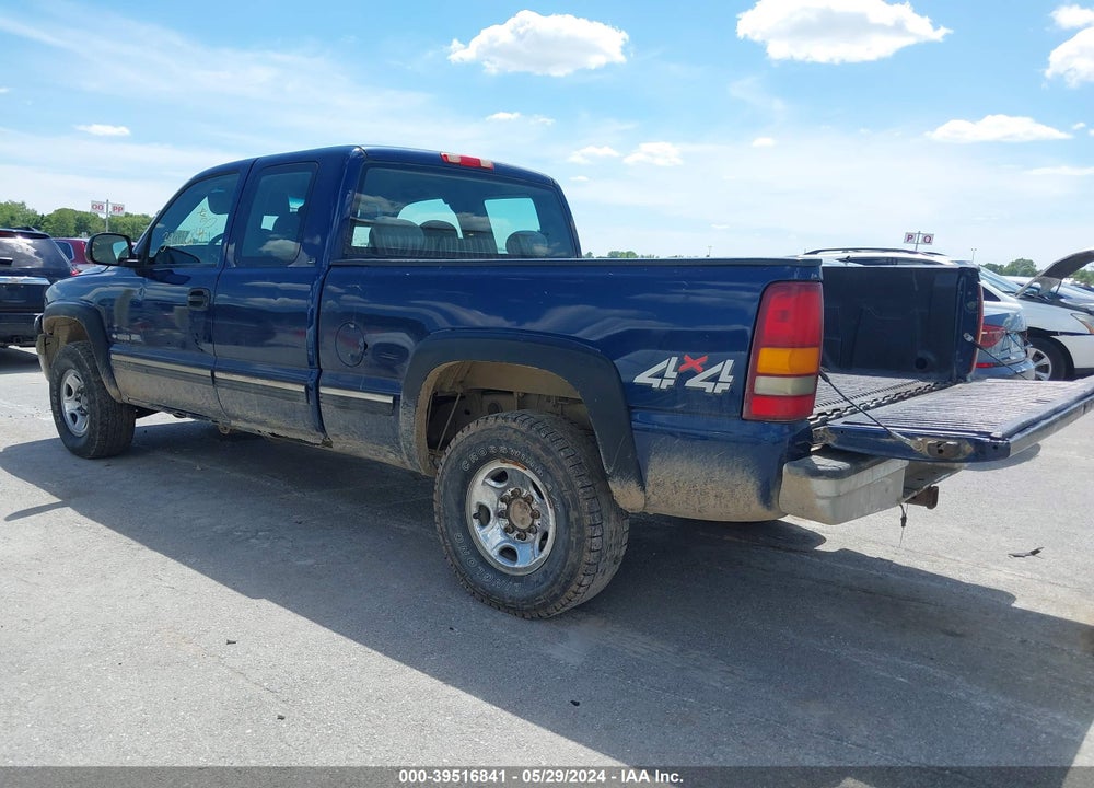 1999 CHEVROLET SILVERADO 2500 LS VIN: 1GCGK29U2XE135617