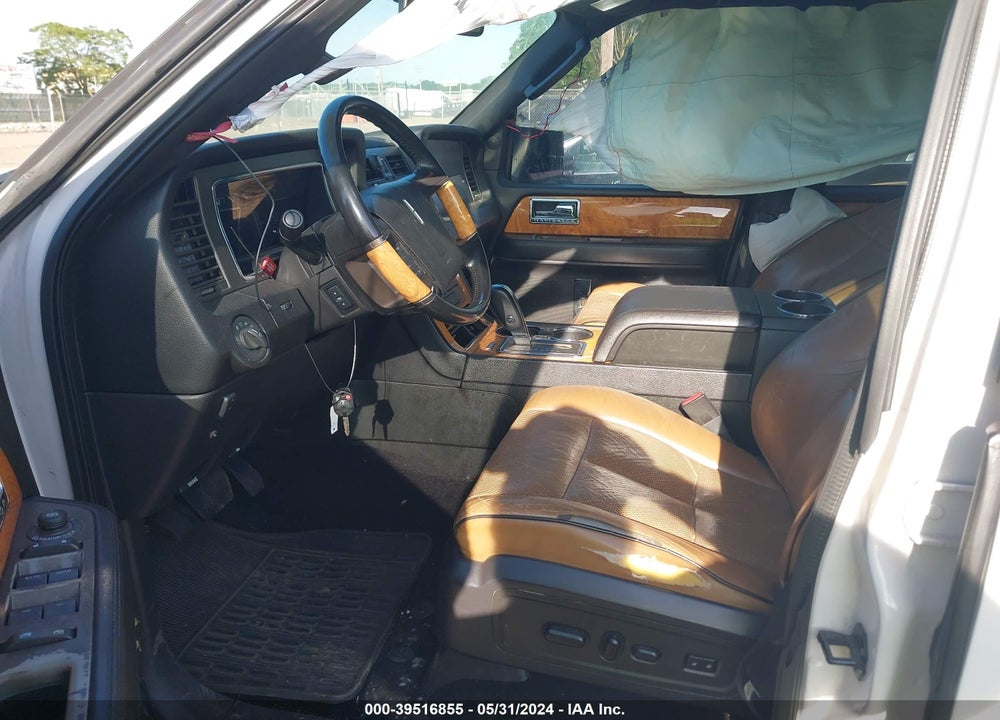 2011 LINCOLN NAVIGATOR VIN: 5LMJJ2J5XBEJ03562