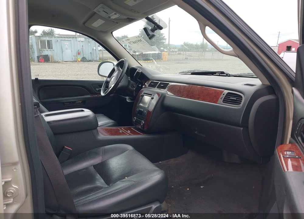 2013 CHEVROLET TAHOE LTZ VIN: 1GNSKCE01DR330395