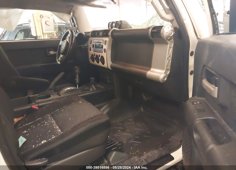 2014 TOYOTA FJ CRUISER VIN: JTEBU4BF6EK178573