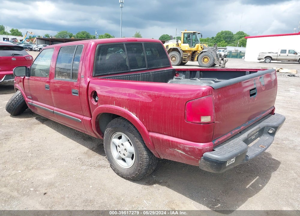 2002 CHEVROLET S-10 LS VIN: 1GCDT13W12K228398