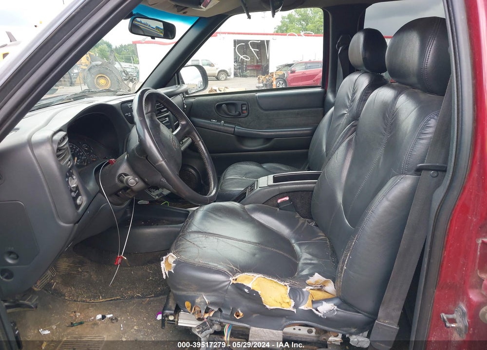 2002 CHEVROLET S-10 LS VIN: 1GCDT13W12K228398