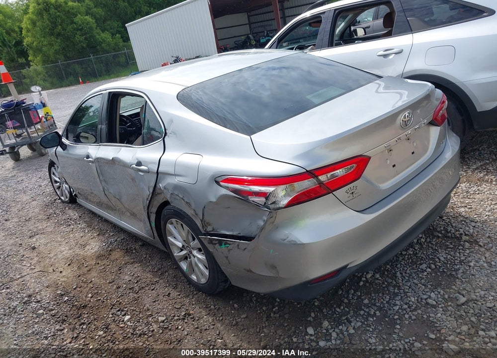 2018 TOYOTA CAMRY LE VIN: 4T1B11HK6JU021507