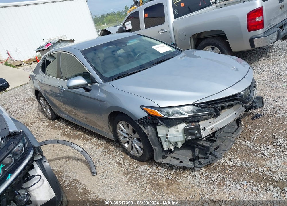 2018 TOYOTA CAMRY LE VIN: 4T1B11HK6JU021507