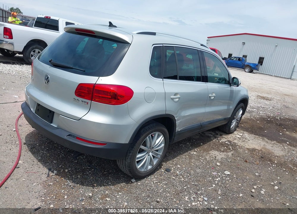 2015 VOLKSWAGEN TIGUAN SE VIN: WVGAV7AX1FW616110