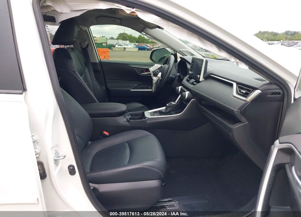 2020 TOYOTA RAV4 XLE PREMIUM VIN: JTMA1RFV6LD528616
