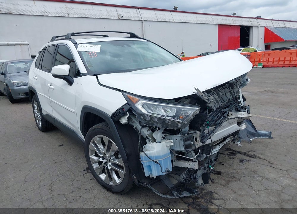 2020 TOYOTA RAV4 XLE PREMIUM VIN: JTMA1RFV6LD528616