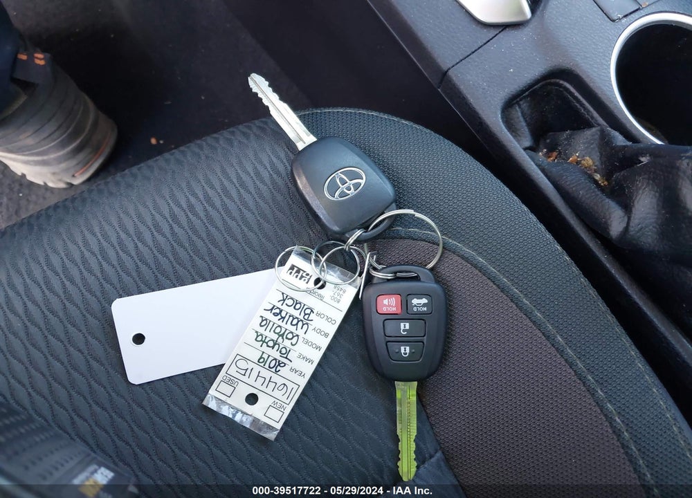 2019 TOYOTA COROLLA LE VIN: 2T1BURHE6KC177873