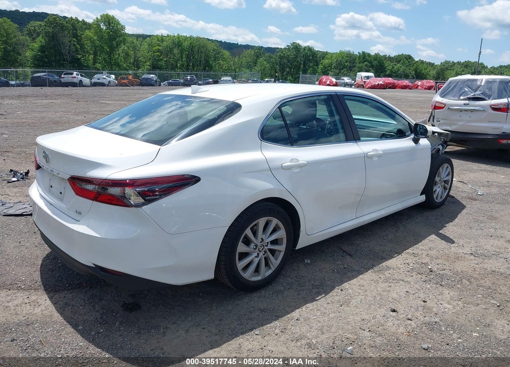2022 TOYOTA CAMRY LE VIN: 4T1C11AK0NU673267