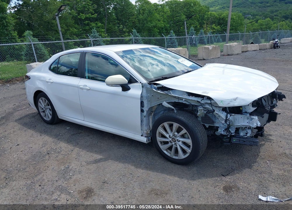 2022 TOYOTA CAMRY LE VIN: 4T1C11AK0NU673267
