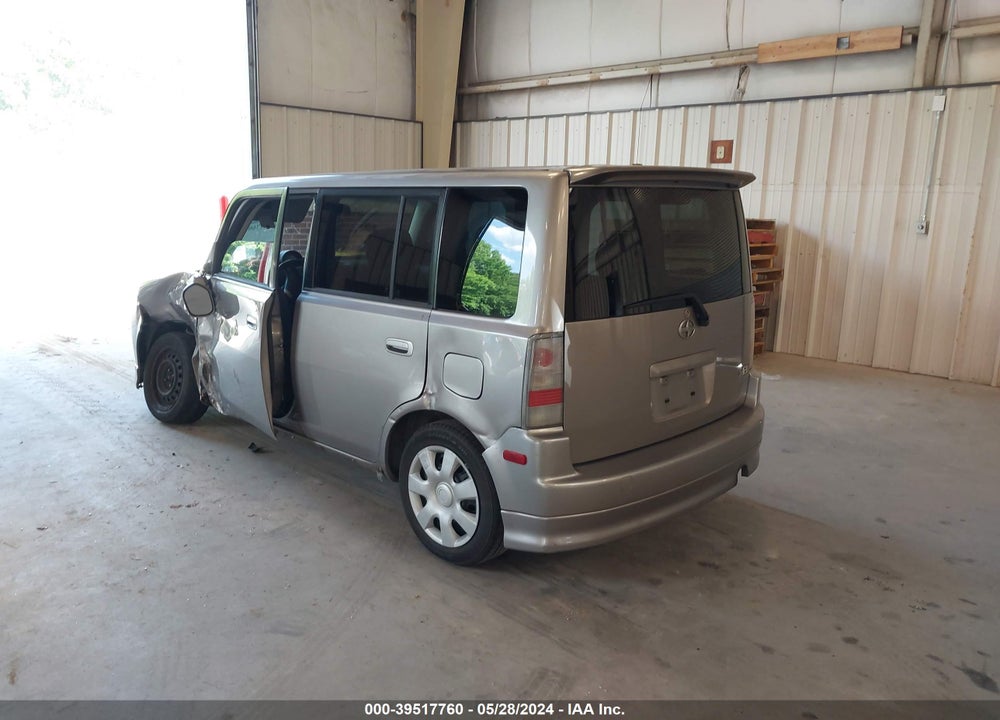 2005 SCION XB VIN: JTLKT324950205135