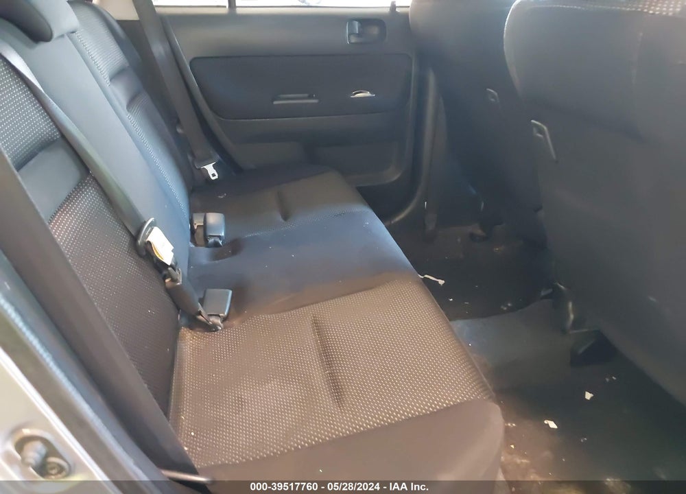 2005 SCION XB VIN: JTLKT324950205135