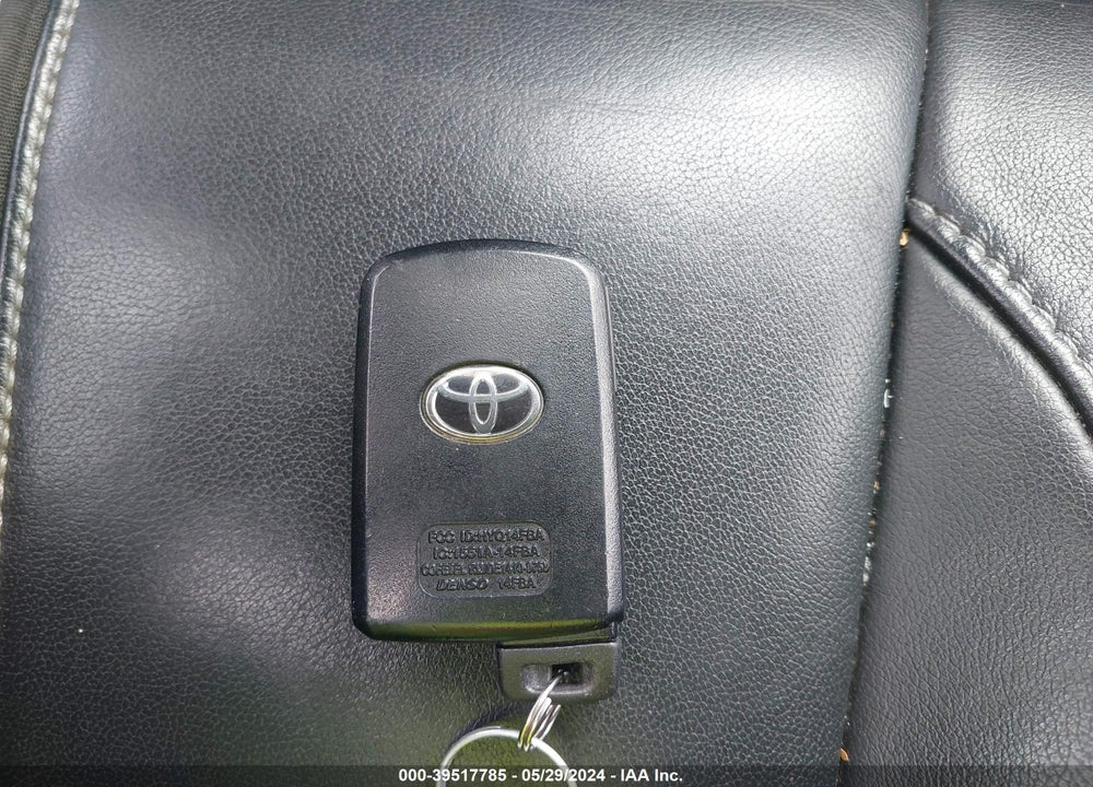 2017 TOYOTA HIGHLANDER SE VIN: 5TDJZRFH4HS475798