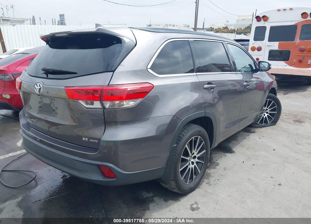 2017 TOYOTA HIGHLANDER SE VIN: 5TDJZRFH4HS475798