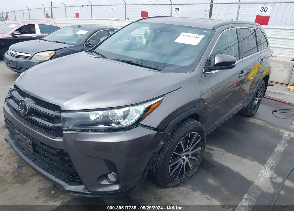 2017 TOYOTA HIGHLANDER SE VIN: 5TDJZRFH4HS475798
