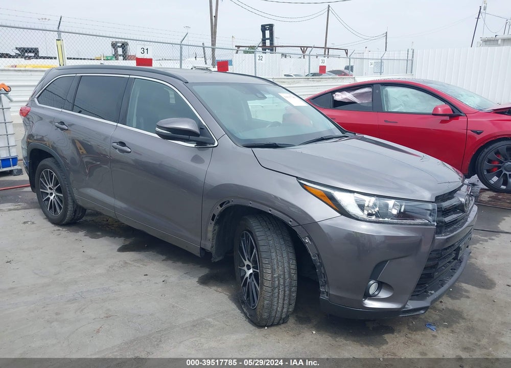 2017 TOYOTA HIGHLANDER SE VIN: 5TDJZRFH4HS475798