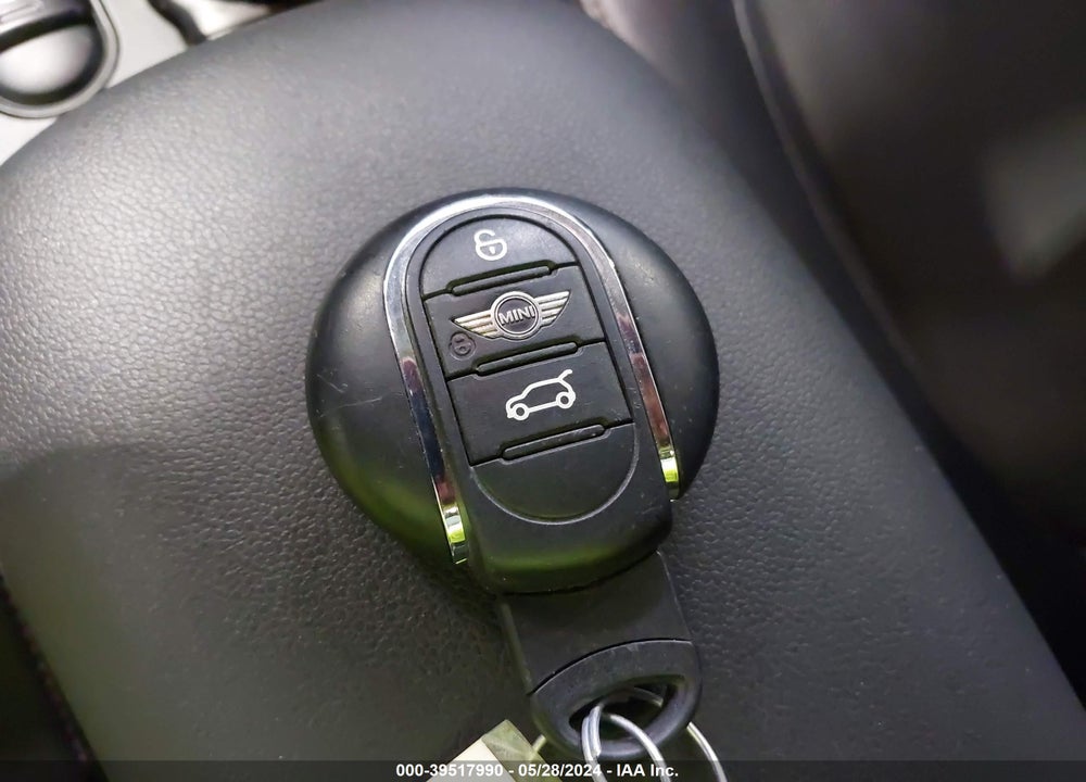 2016 MINI CLUBMAN COOPER VIN: WMWLN5C53G2E31644
