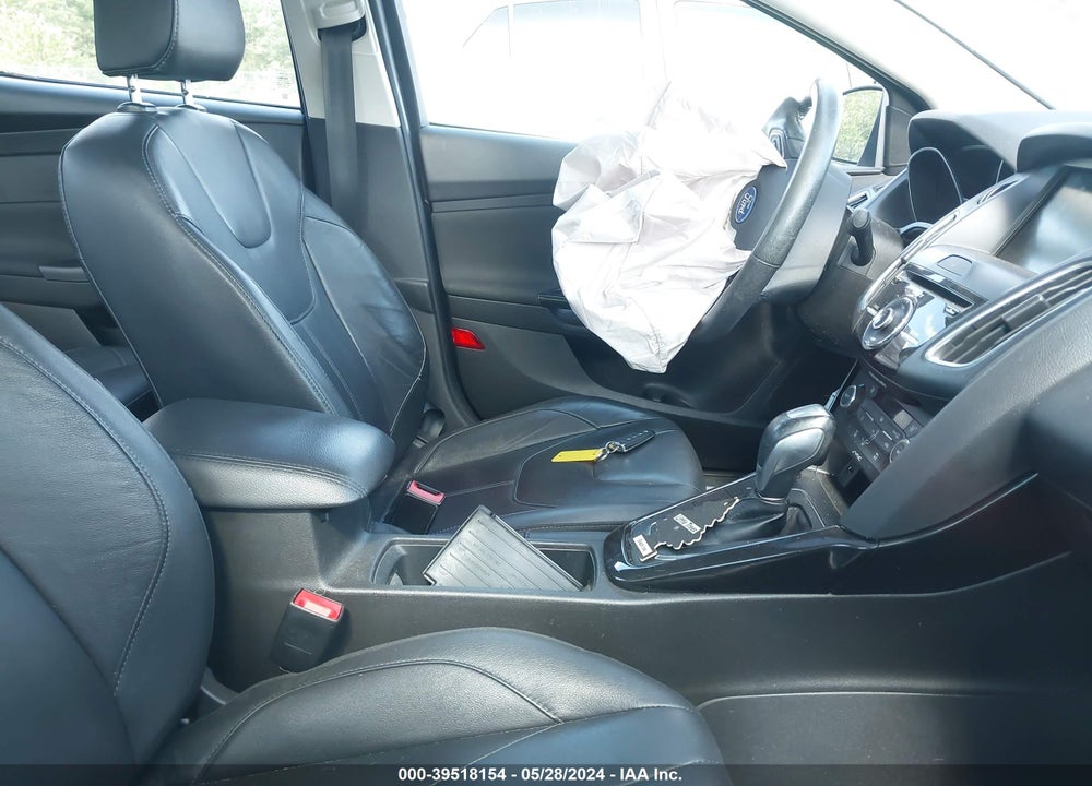 2015 FORD FOCUS TITANIUM VIN: 1FADP3J29FL377843