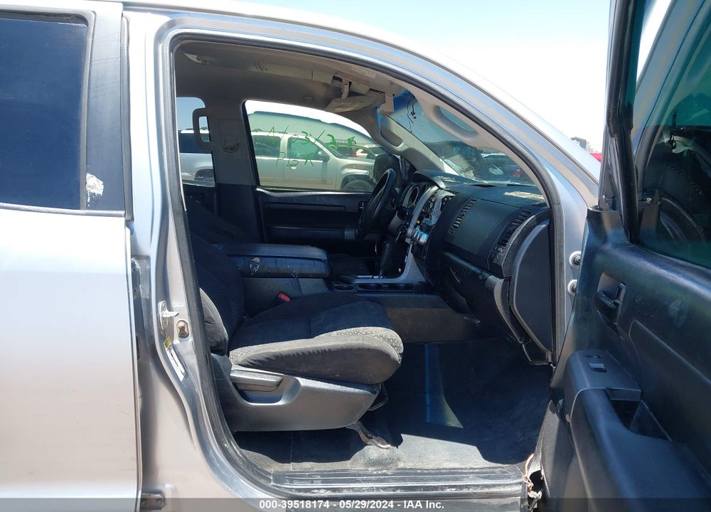 2011 TOYOTA TUNDRA GRADE 5.7L V8 VIN: 5TFUW5F1XBX165884