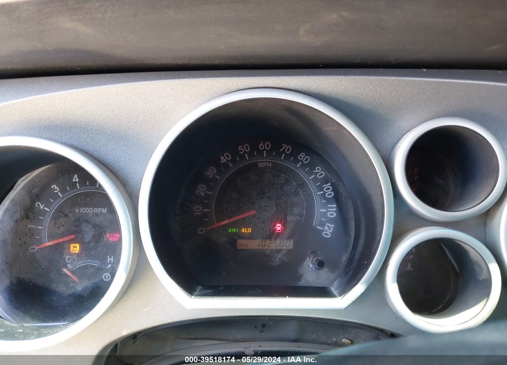 2011 TOYOTA TUNDRA GRADE 5.7L V8 VIN: 5TFUW5F1XBX165884