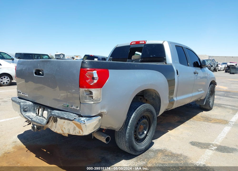 2011 TOYOTA TUNDRA GRADE 5.7L V8 VIN: 5TFUW5F1XBX165884