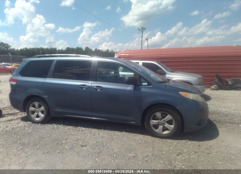 2013 TOYOTA SIENNA LE V6 8 PASSENGER VIN: 5TDKK3DC0DS400586
