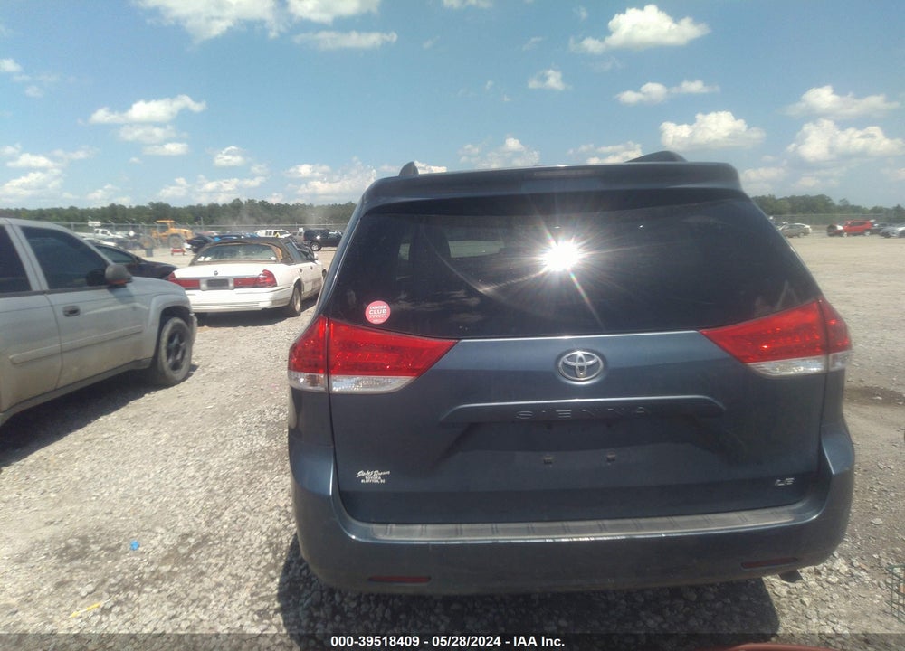 2013 TOYOTA SIENNA LE V6 8 PASSENGER VIN: 5TDKK3DC0DS400586